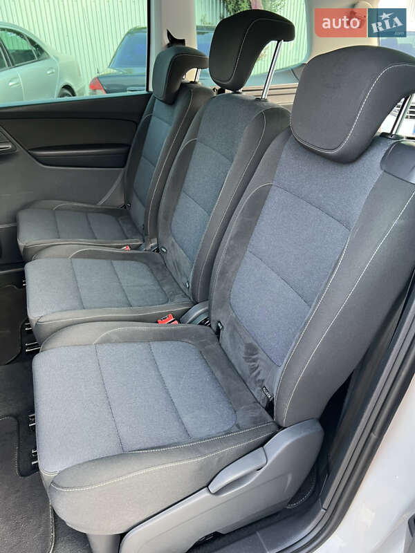 Минивэн Volkswagen Sharan 2012 в Черновцах