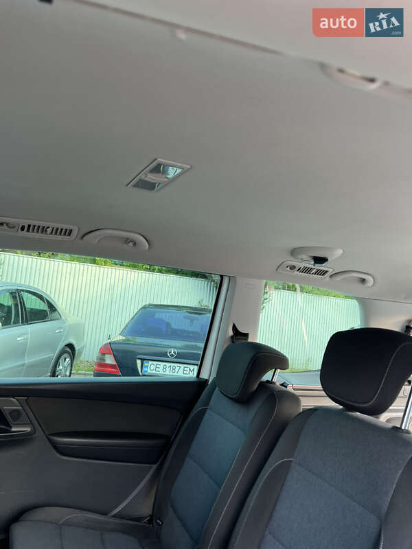 Минивэн Volkswagen Sharan 2012 в Черновцах