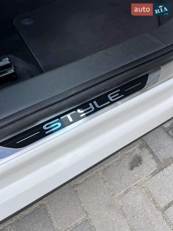 Минивэн Volkswagen Sharan 2012 в Черновцах