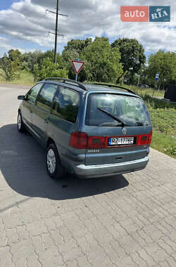 Минивэн Volkswagen Sharan 2003 в Стрые