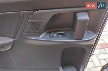 Мінівен Volkswagen Sharan 2016 в 