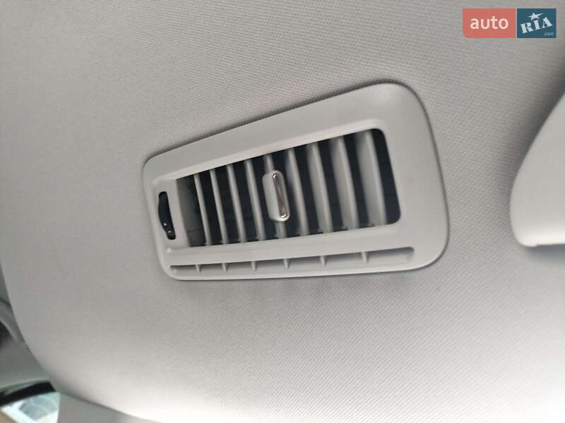 Мінівен Volkswagen Sharan 2016 в Рівному
