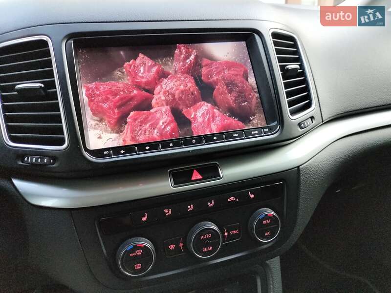 Мінівен Volkswagen Sharan 2016 в Рівному