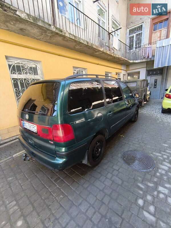 Минивэн Volkswagen Sharan 2000 в Стрые