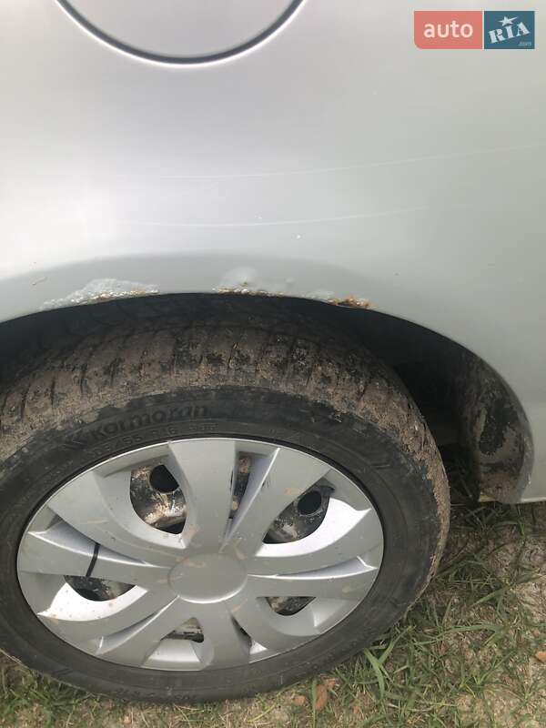 Минивэн Volkswagen Sharan 2001 в Краковце