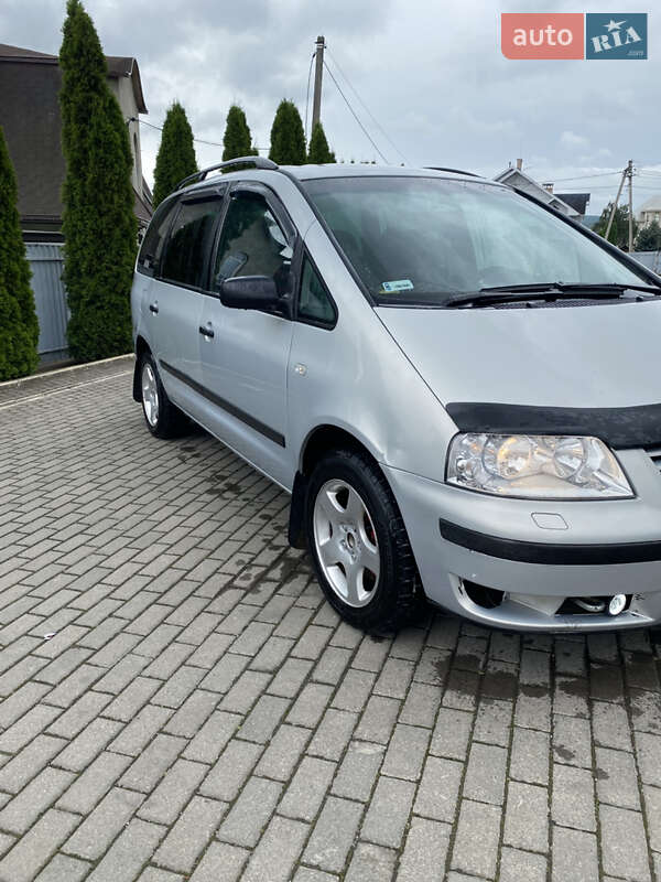 Мінівен Volkswagen Sharan 2001 в Чернівцях