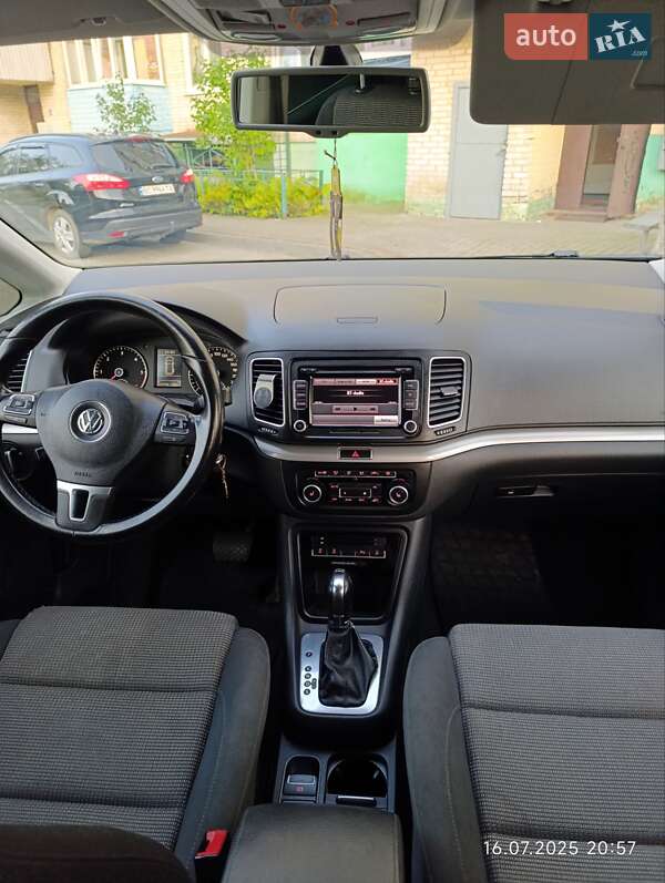 Минивэн Volkswagen Sharan 2012 в Самборе