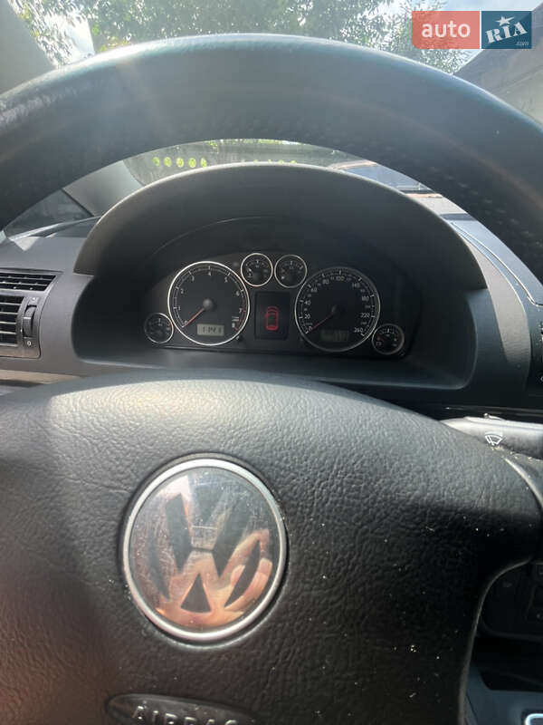 Минивэн Volkswagen Sharan 2006 в Киеве