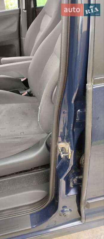 Минивэн Volkswagen Sharan 2004 в Львове