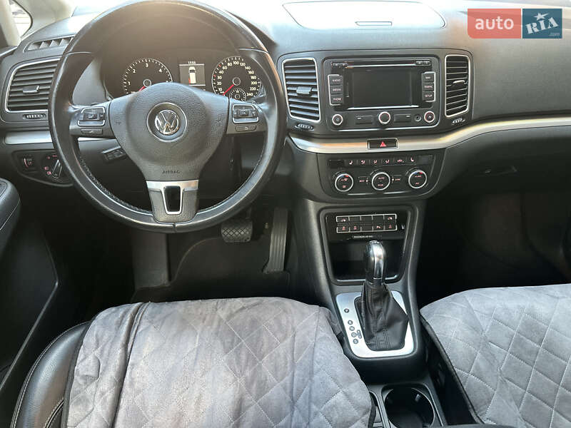Мінівен Volkswagen Sharan 2014 в Іршаві
