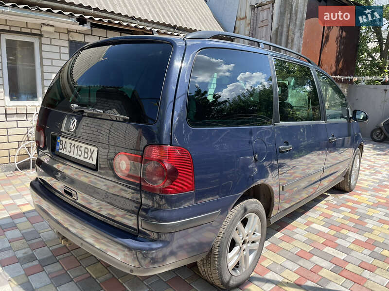 Минивэн Volkswagen Sharan 2008 в Знаменке