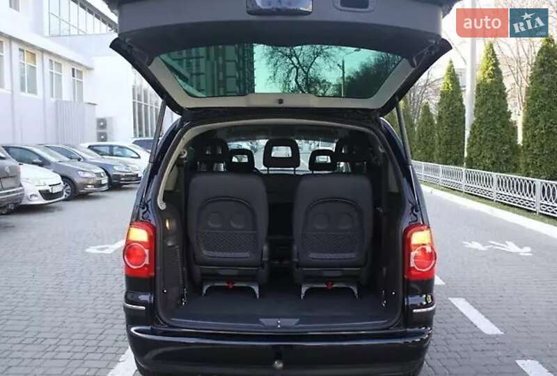 Минивэн Volkswagen Sharan 2006 в Черноморске