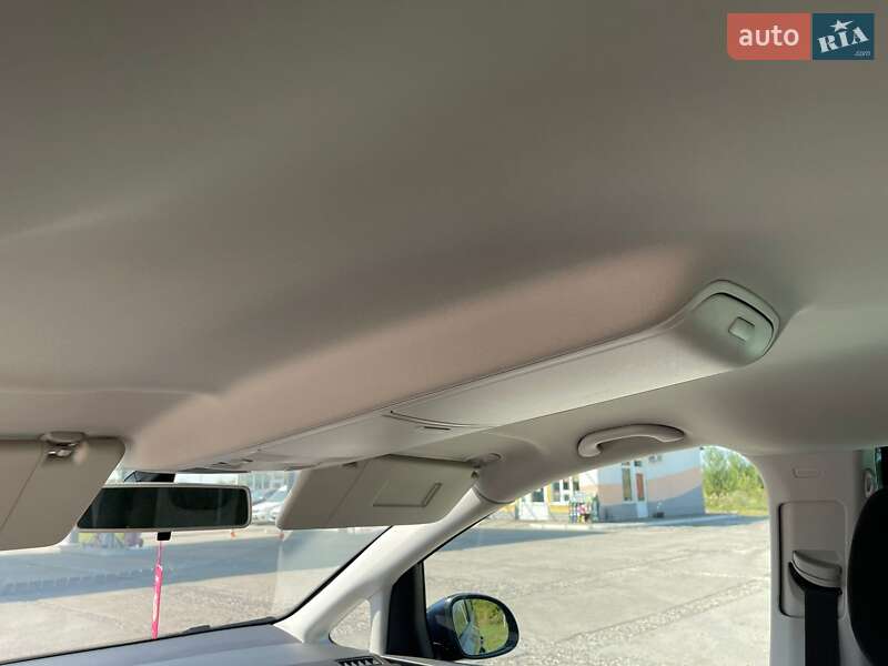 Минивэн Volkswagen Sharan 2013 в Ужгороде