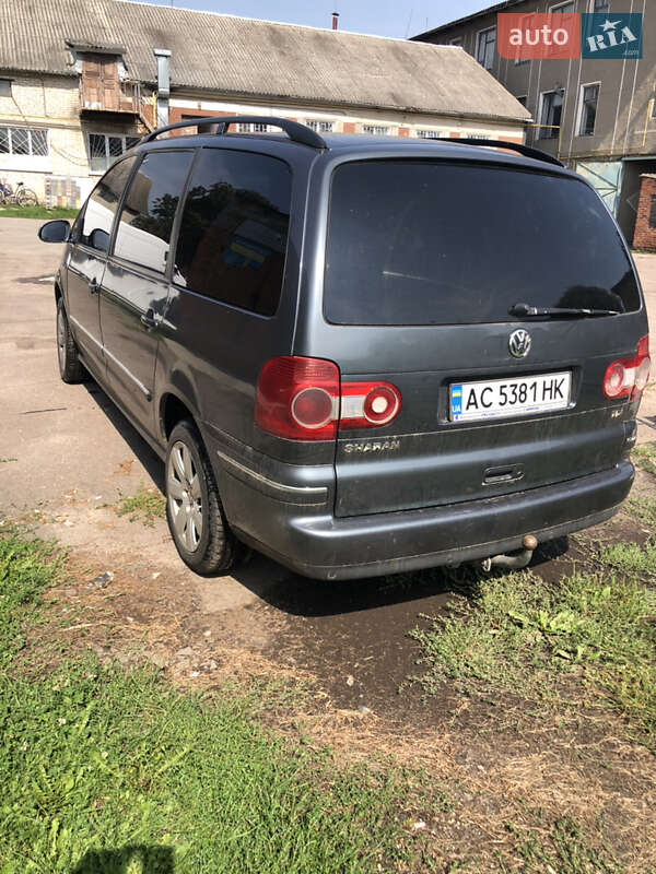 Минивэн Volkswagen Sharan 2007 в Романове