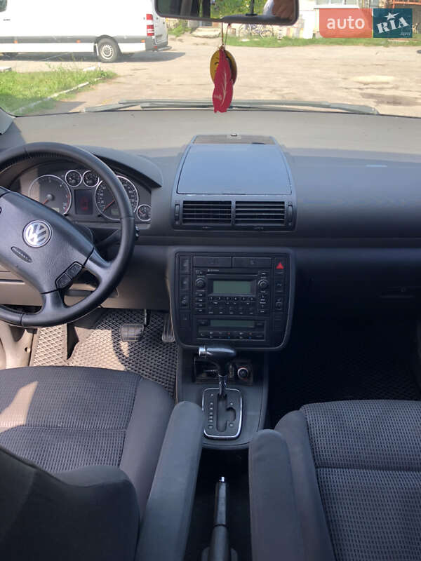 Минивэн Volkswagen Sharan 2007 в Романове