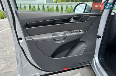Минивэн Volkswagen Sharan 2017 в 