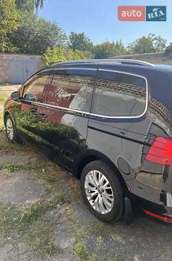 Минивэн Volkswagen Sharan 2015 в 