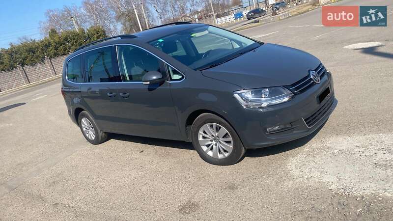 Минивэн Volkswagen Sharan 2017 в 