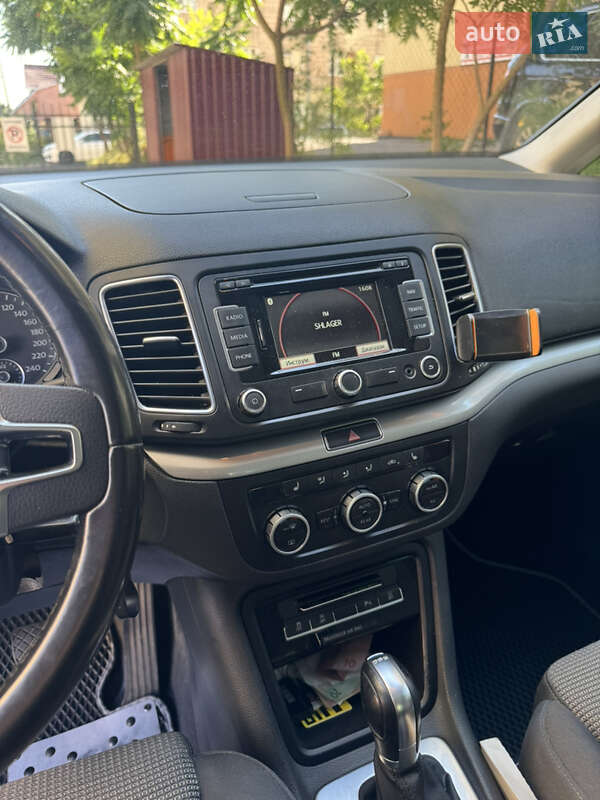 Минивэн Volkswagen Sharan 2015 в Ровно