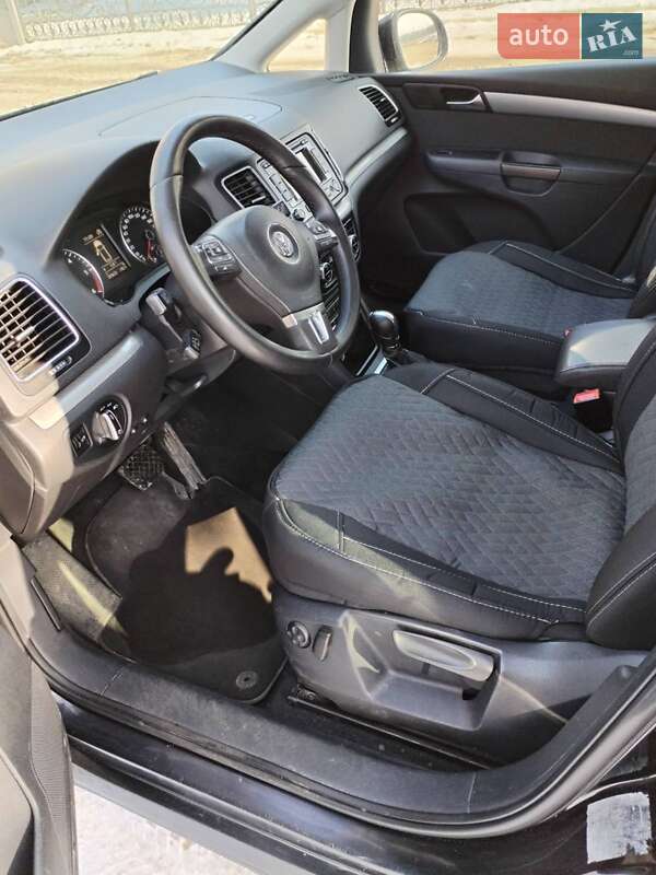 Минивэн Volkswagen Sharan 2013 в Звягеле