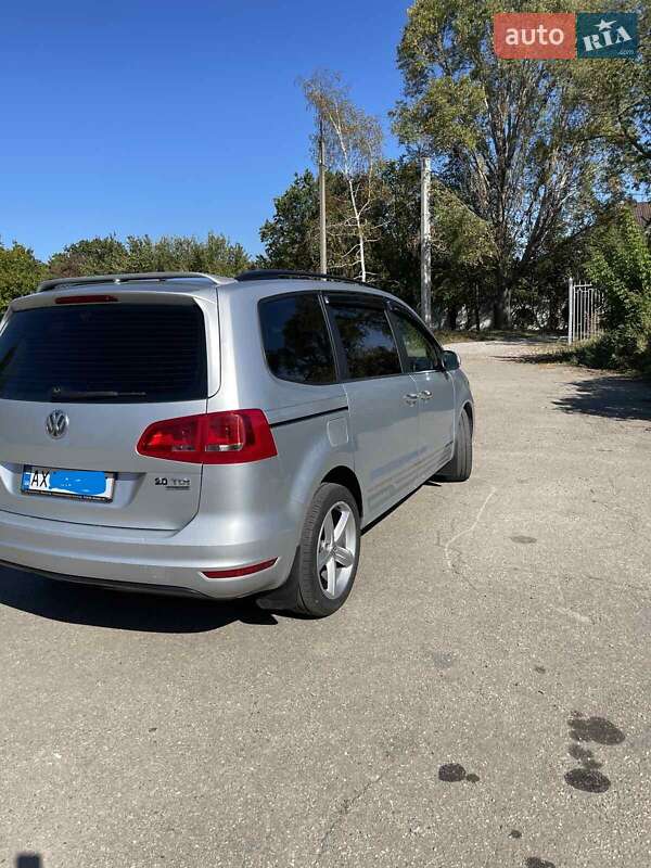 Минивэн Volkswagen Sharan 2011 в Харькове