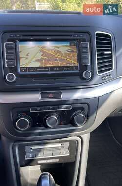 Минивэн Volkswagen Sharan 2011 в 