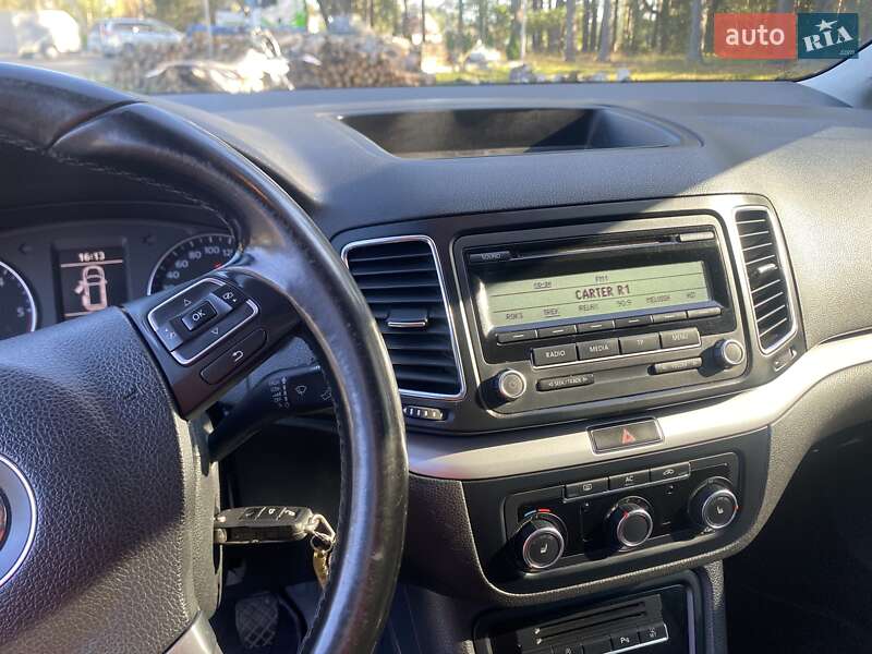 Минивэн Volkswagen Sharan 2010 в Маневичах