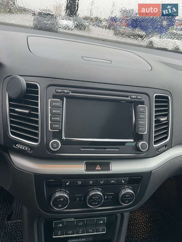 Минивэн Volkswagen Sharan 2012 в Виннице