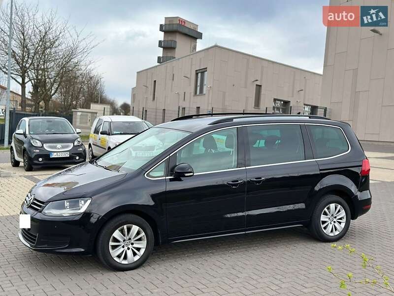 Минивэн Volkswagen Sharan 2011 в Остроге