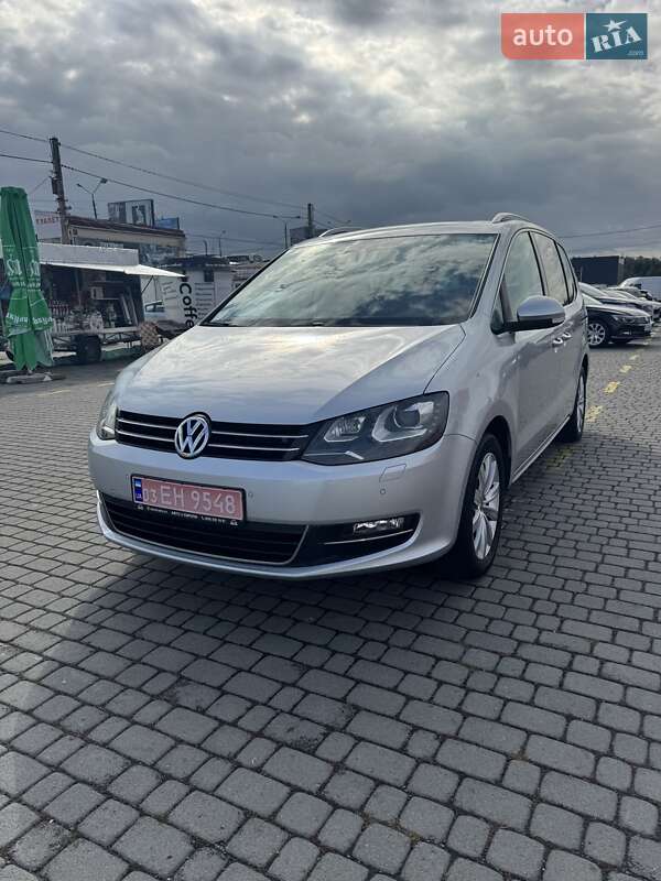 Минивэн Volkswagen Sharan 2013 в Черновцах