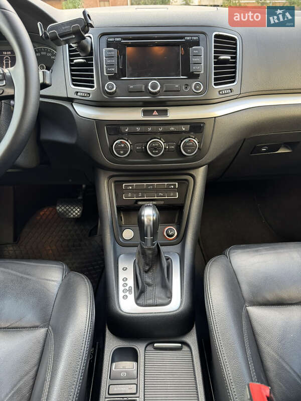 Минивэн Volkswagen Sharan 2013 в Ковеле