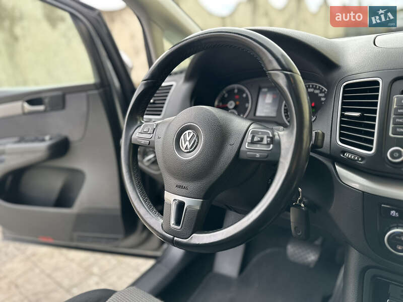 Минивэн Volkswagen Sharan 2015 в Дрогобыче