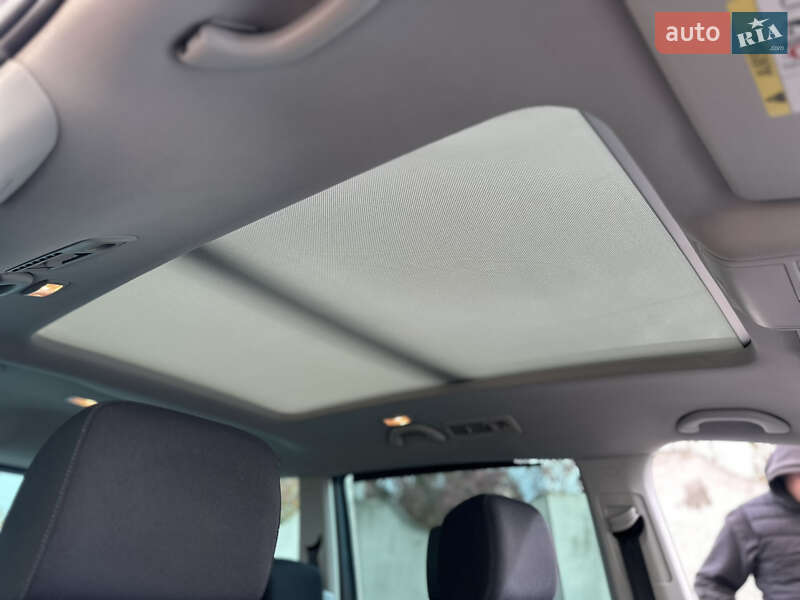 Минивэн Volkswagen Sharan 2015 в Дрогобыче