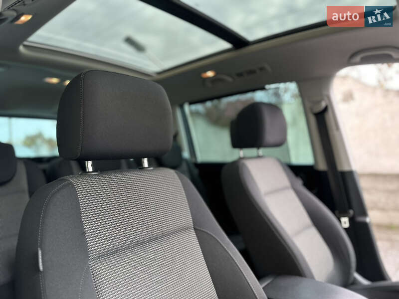 Минивэн Volkswagen Sharan 2015 в Дрогобыче