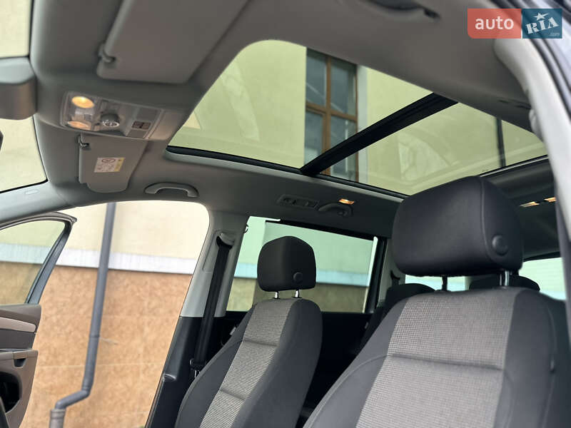 Минивэн Volkswagen Sharan 2015 в Дрогобыче