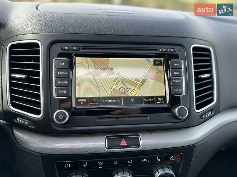 Минивэн Volkswagen Sharan 2015 в Дрогобыче