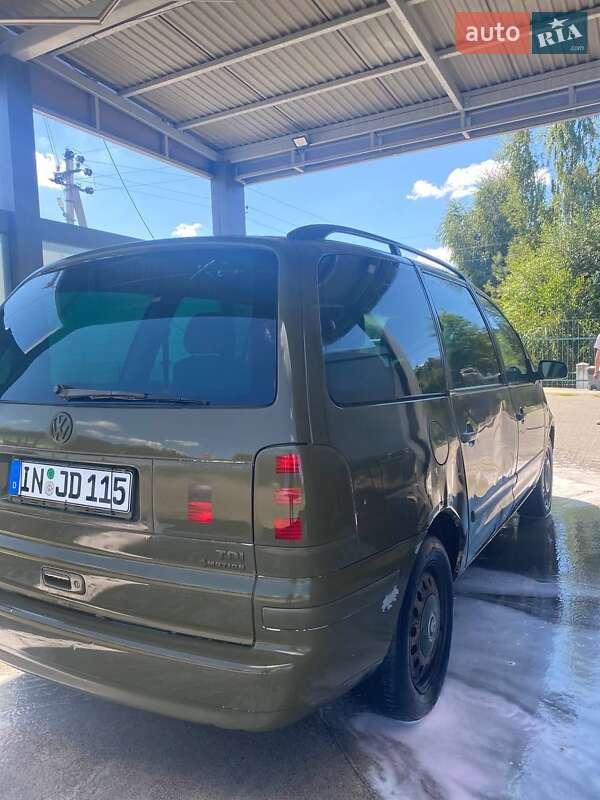 Минивэн Volkswagen Sharan 2001 в Житомире