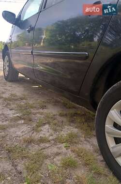 Минивэн Volkswagen Sharan 1996 в  фото 23 Минивэн Volkswagen Sharan 1996 в