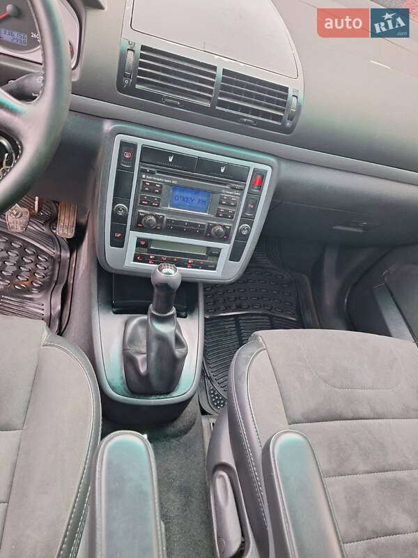 Минивэн Volkswagen Sharan 2004 в Виннице