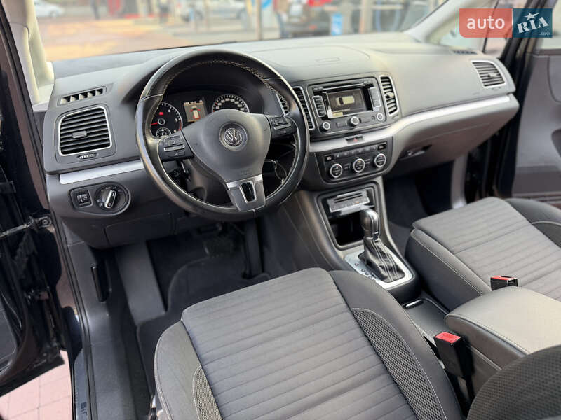 Минивэн Volkswagen Sharan 2014 в Ровно