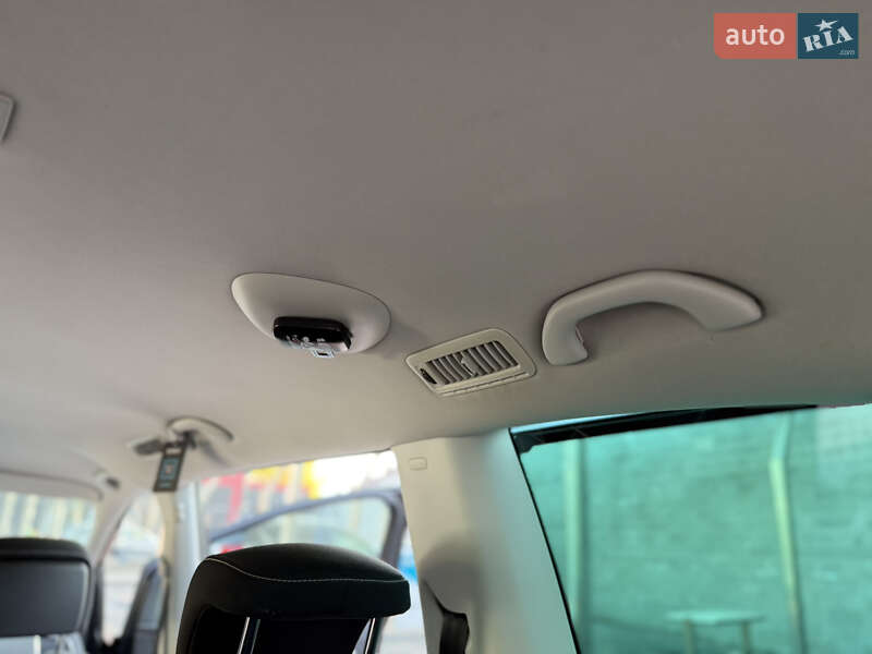 Минивэн Volkswagen Sharan 2014 в Ровно