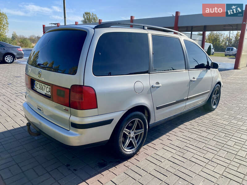 Мінівен Volkswagen Sharan 2002 в Нововолинську