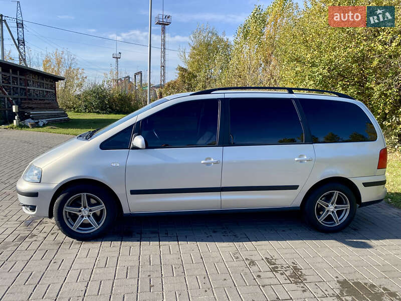 Мінівен Volkswagen Sharan 2002 в Нововолинську