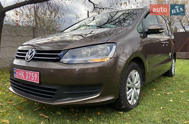 Минивэн Volkswagen Sharan 2011 в Житомире