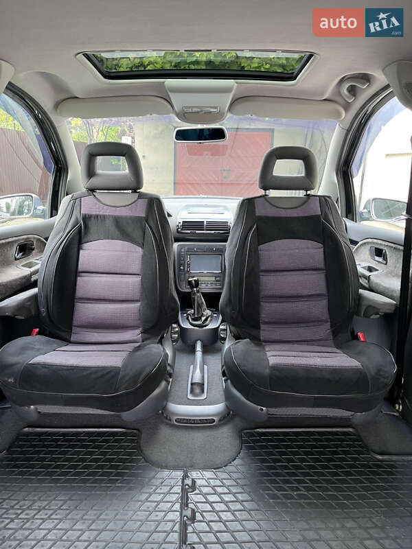 Минивэн Volkswagen Sharan 2003 в Шумске фото 11 Минивэн Volkswagen Sharan 2003 в Шумске