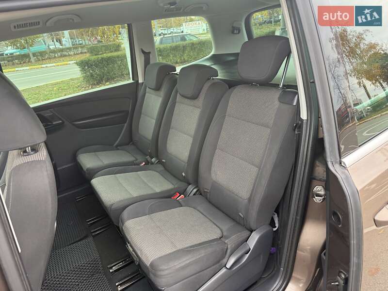 Минивэн Volkswagen Sharan 2011 в Буче