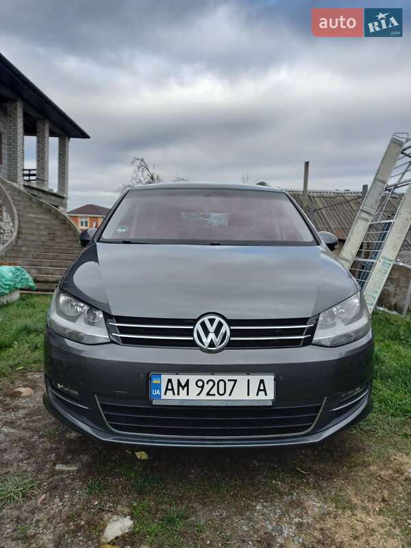 Минивэн Volkswagen Sharan 2011 в Житомире