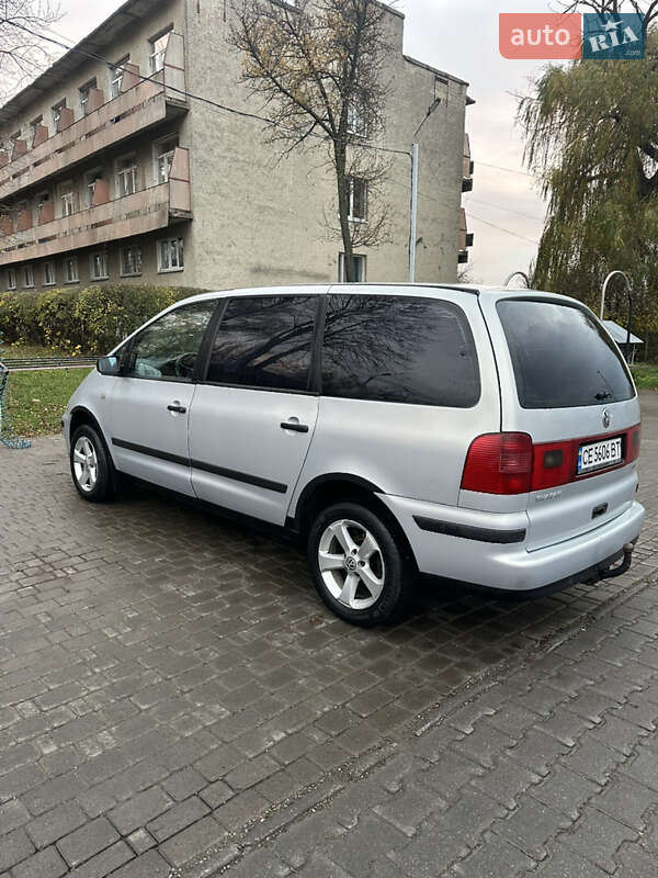 Минивэн Volkswagen Sharan 2001 в Вижнице