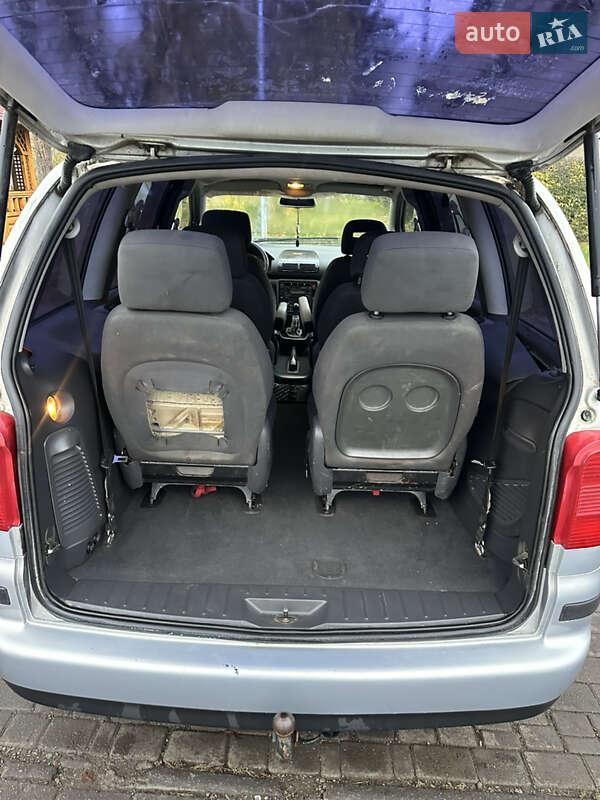 Минивэн Volkswagen Sharan 2001 в Вижнице