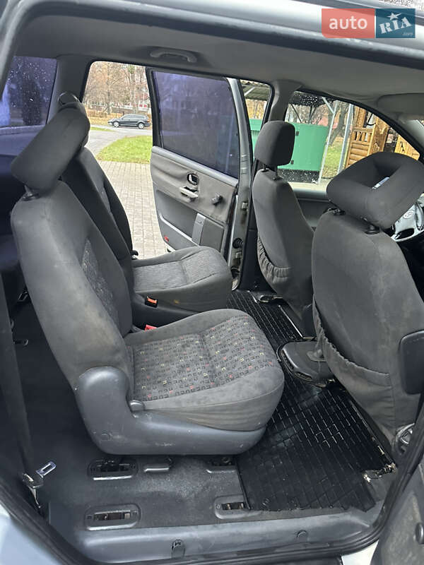 Минивэн Volkswagen Sharan 2001 в Вижнице